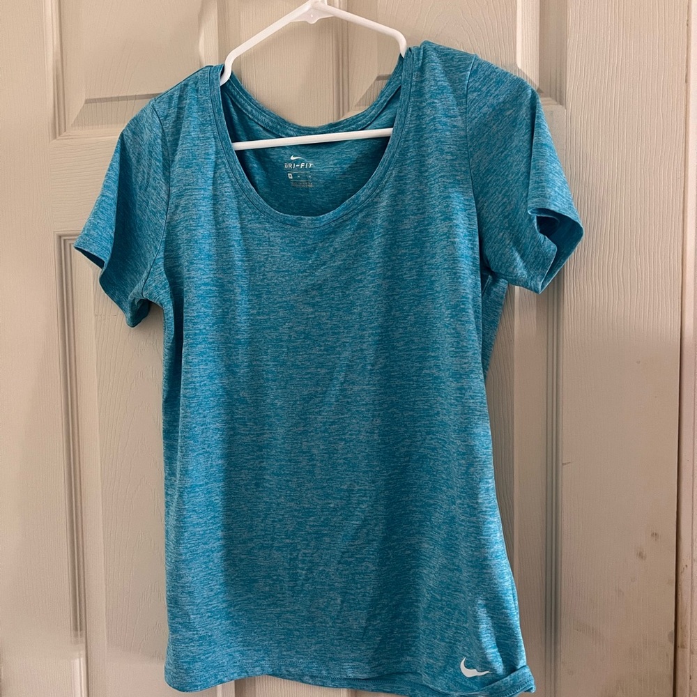✨2 FOR 20✨Nike Scoop Neck T-shirt